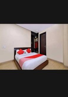 Malviya Nagar Hotel | OYO Welcome Max Residency Near Dlf Avenue Saket