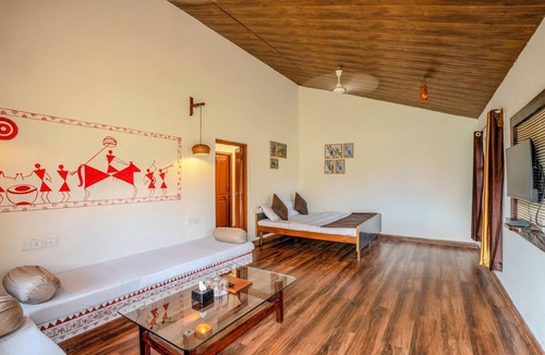 Piparia Hotel | Pachmarhi Foothill Cottages by Vanyum