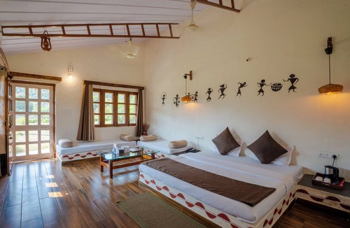 Piparia Hotel | Pachmarhi Foothill Cottages by Vanyum