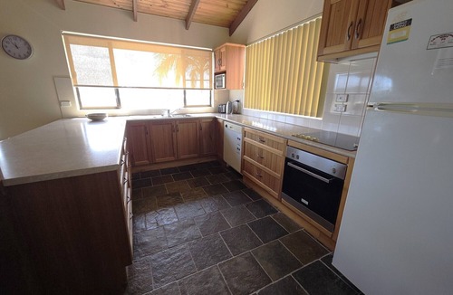 Scotts Head House | Pacific Bay