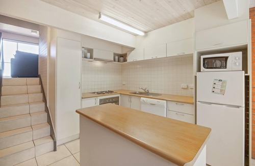 Merimbula Cabin | Pacific Heights - 3 Bedroom Executive Deluxe Apartment