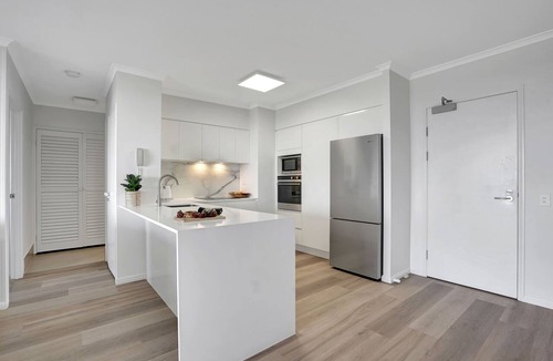 Alexandra Headland Apartment | Panoramic Ocean View - 4th Floor Designer 2BR 2BTH