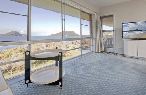 Nelson Bay Apartment | Panoramic views across Shoal Bay from the balcony