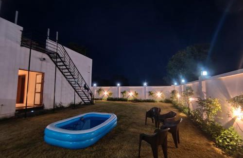 Dhampur Hotel | PARADISE HOTEL AND ReSTAURANT