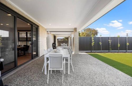 Aldinga Beach House | Paradise Point - Contemporary Coastal Family Retreat