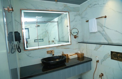 Alwaye Hotel | Paramount Residency
