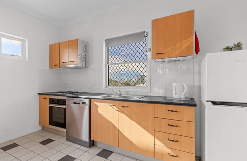 West End Apartment | Park & Explore Brisbane from a Prime Location