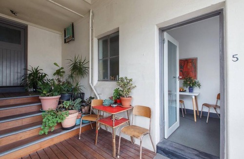 Parkville Apartment | Parkside Hideaway - Beautiful Art Deco Design