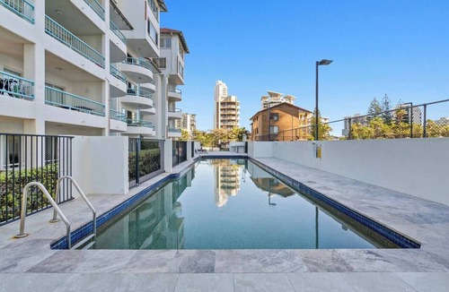 Surfers Paradise Apartment | Paros on the Beach Absolute Waterfront Living