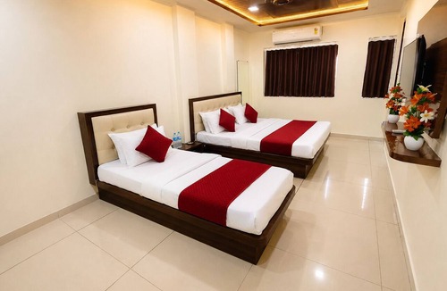 Rau Hotel | Parth Paradise Hotel