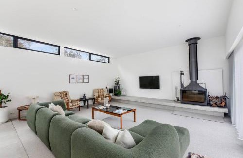 Rosebud House | Pavilion Verde - Designer Retreat near Rosebud Beach