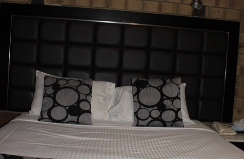 Pooraka Hotel | Pavlos Motel