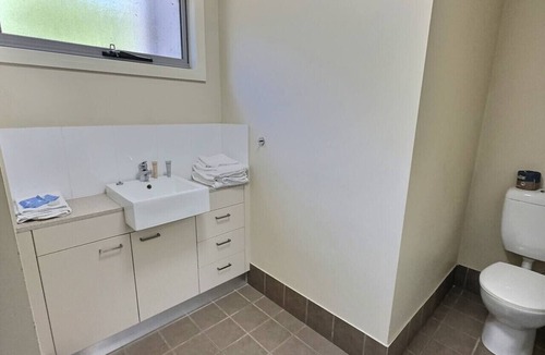 Turner Apartment | Peaceful 2 and half bedroom in Turner close to Braddon