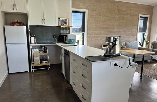 Little Forest Cottage | Peaceful farmstay 9 Km from beautiful Mollymook Beach - it's effortless luxury