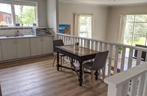 Creswick House | Peaceful three bedroom house