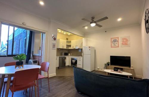 Kirribilli Apartment | Peaceful unit facing Sydney Opera House
