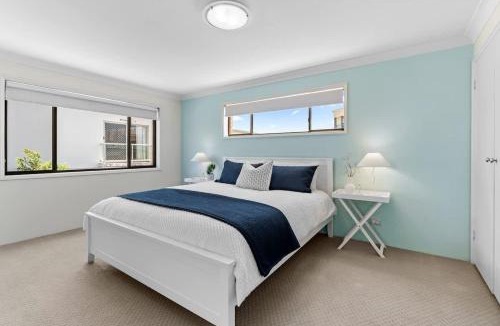Labrador Apartment | Peaceful Waterfront Apartment - Sandy Inlet Views