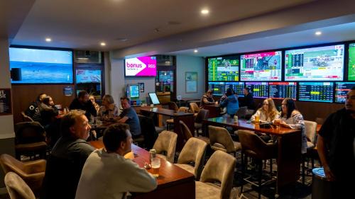 Cessnock Hotel | Peden's Hotel