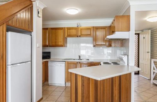 Yamba Apartment | Peninsula Court Unit 9 - Absolute Waterfront Escape - Holiday Yamba