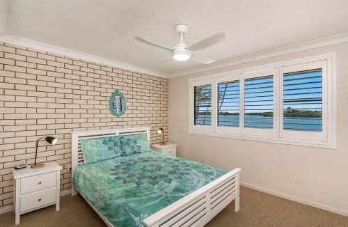 Yamba Apartment | Peninsula Court Unit 9 - Absolute Waterfront Escape - Holiday Yamba