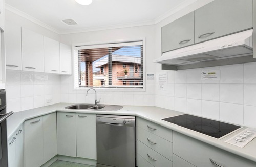 Nelson Bay Hotel | Peninsula Nelson Bay Motel and Serviced Apartments