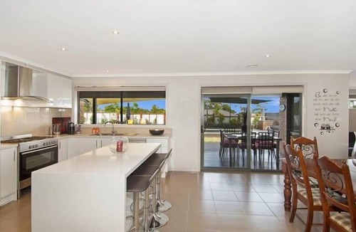 Rosebud House | Peninsula Paradise Rosebud – Resort-Style Retreat with Pool & Spa