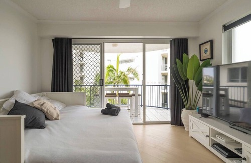 Mooloolaba Villa | Penthouse Apartment in Mooloolaba | Pet Friendly