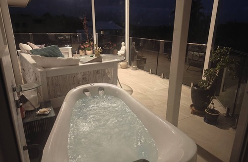 Suffolk Park House | Penthouse in Paradise