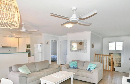 Woodgate House | Perfect Beach Front Family Holiday House