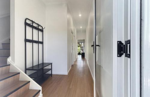 Long Beach House | Pet-Friendly 3-Bed Coastal Gem Near Long Beach