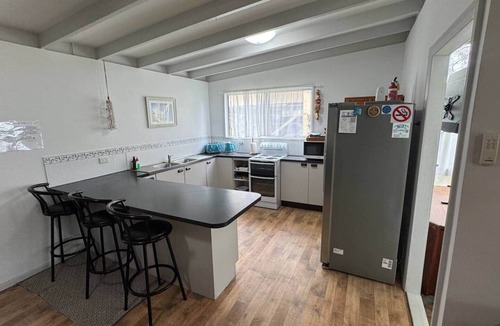 Rainbow Beach House | Pet-Friendly 4BR Beach House | Fenced Yard | 300m to Beach | K'gari Gateway