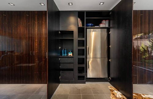 Windsor House | Pet Friendly - Courtyard Townhouse by Property Mums