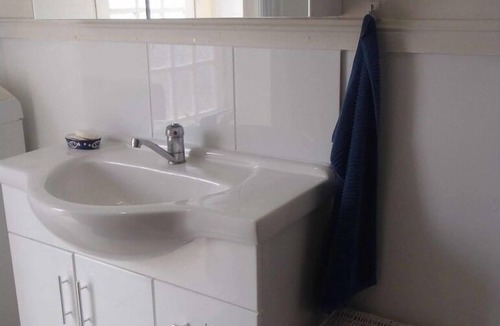 Kuttabul Apartment | Pet friendly ground level of 2-storey house with rural views