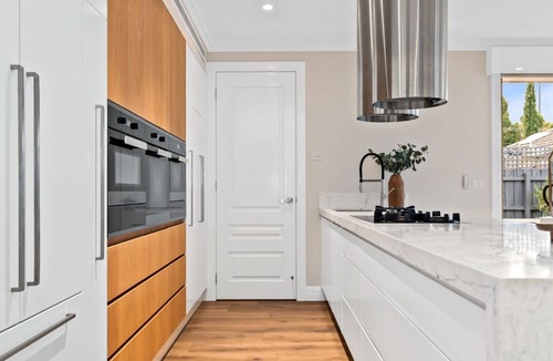 Hampton House | Pet Friendly - Luxe Parkside Hampton Home
