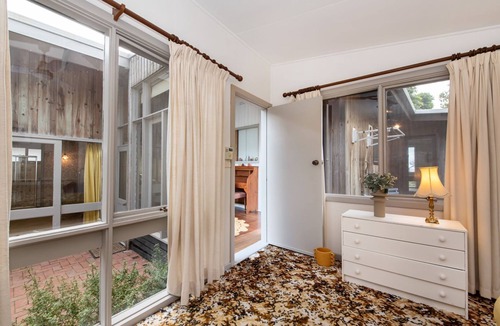 Flinders House | Pet Friendly - Pebble Views by Property Mums