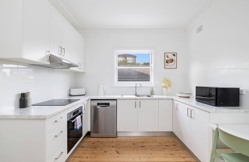 Rozelle House | Pet-Friendly Rozelle Escape with Pool Near Light Rail & CBD