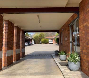 Tenterfield Hotel | Peter Allen Motor Inn