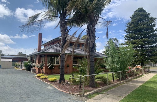 Tocumwal House | Peyton's Place - Five Bedroom Villa
