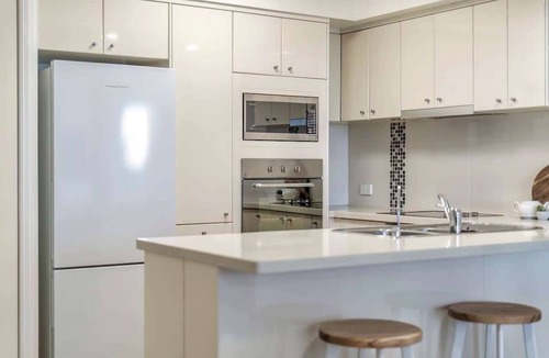 Broadbeach Apartment | Phoenician 2 Bedroom