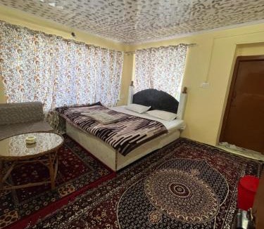 Laripora House | Pine Brooke Pahalgam