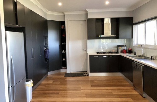 Alpine Bed & Breakfast | Pine Ridge Miniature Donkeys, Farm stay, private room in shared house
