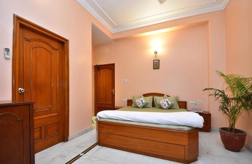 Pink City Hotel | Pink Cozzy