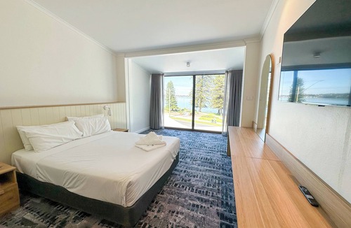 Speers Point Hotel | Pippi's At The Point