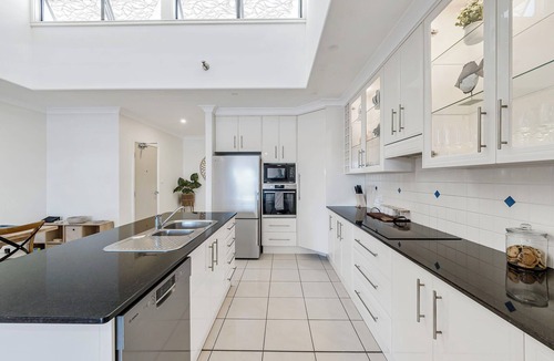 North Haven Apartment | Pippies - 3 bedroom unit with amazing Foreshore views