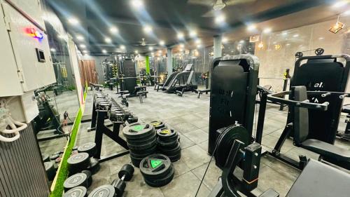 Sector 27 Hotel | PLAY HOTEL BUDHA TOWER Sector 18 metro