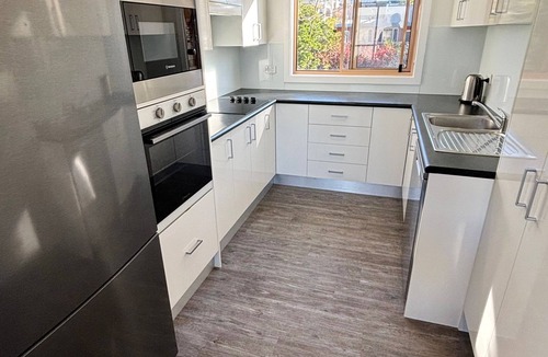 South West Rocks Apartment | Point Briner # 7 - walk to the beach