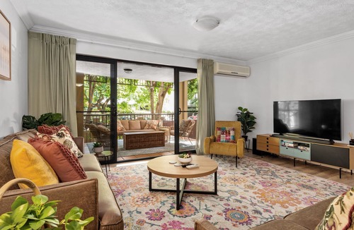 Teneriffe Apartment | Point Peninsula! ~ 2Bed/2Bath/Car/Pool ~ Teneriffe