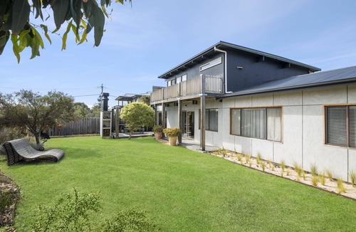 Surf Coast House | Pool on Eleventh