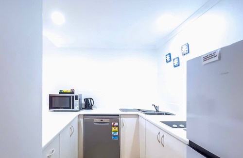 Jubilee Pocket Apartment | Poolside Mango House Apartment, Whitsundays