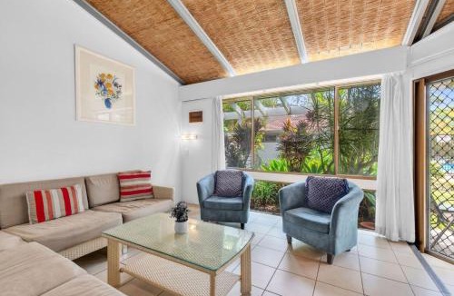 Sapphire Beach Villa | Poolside Villa